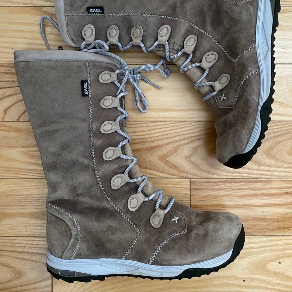 Teva water resistant boots